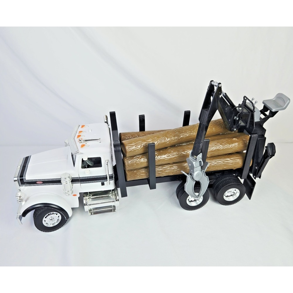 Peterbilt Model 367 Log Truck Grapple Hook 1:16 Scale w/ Logs, Light/Sounds